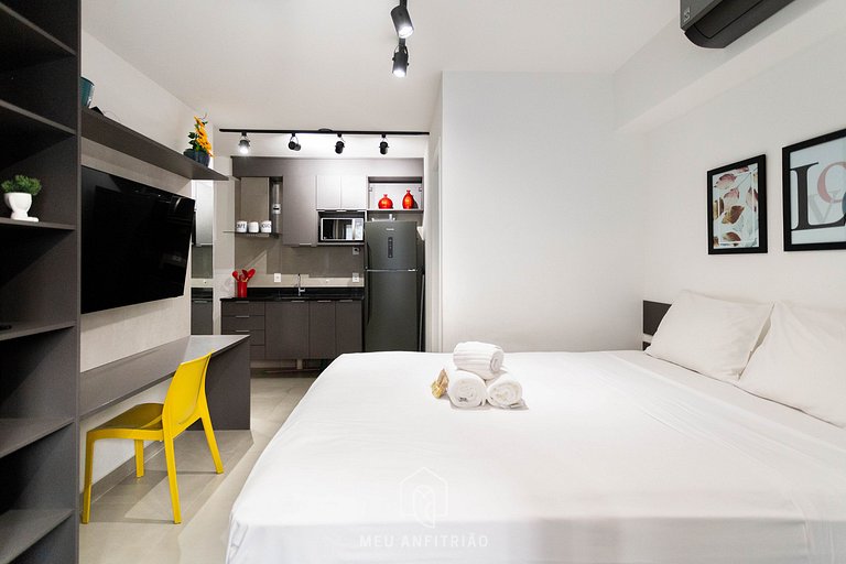 Queen bed | Swimming pool | Gym | Across subway