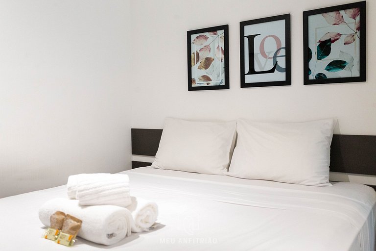 Cama queen | Piscina | Academia | Frente ao metrô