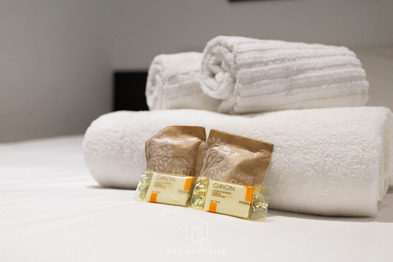 Cama queen | Piscina | Academia | Frente ao metrô