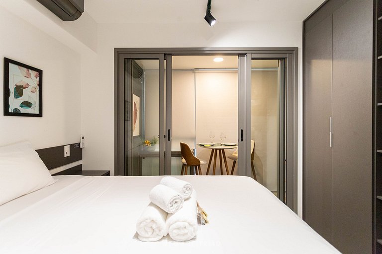 Cama queen | Piscina | Academia | Frente ao metrô