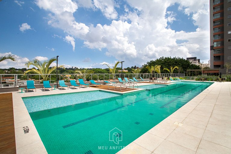 Estudio moderno con vistas a pocos pasos del metro