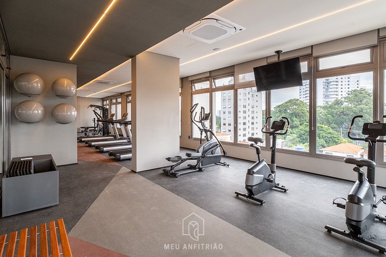 Estudio moderno con vistas a pocos pasos del metro