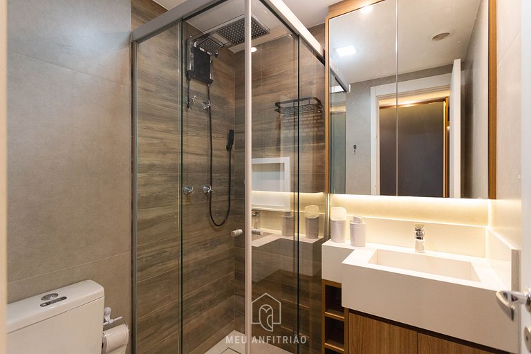 Estudio moderno con vistas a pocos pasos del metro