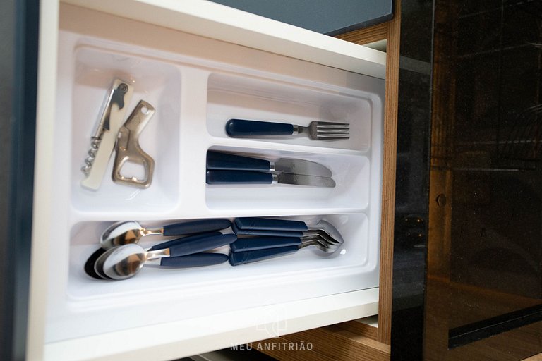 Estudio moderno con vistas a pocos pasos del metro