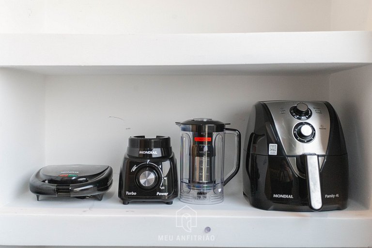 Estudio moderno con vistas a pocos pasos del metro