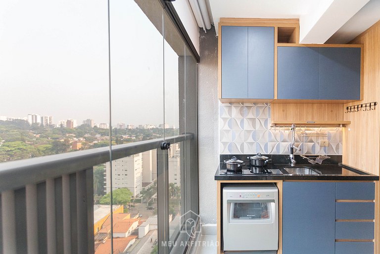 Estudio moderno con vistas a pocos pasos del metro