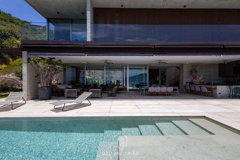Mansion in Ilhabela