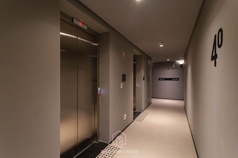 2 people, court and gym 1km from Av. Paulista