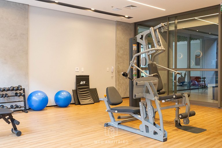 2 people, court and gym 1km from Av. Paulista