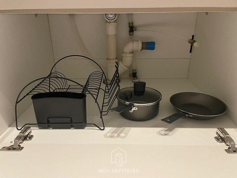 Cozy Studio with Oil Heater in Front of Metro