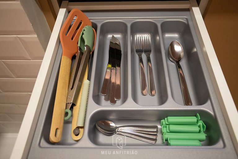 Apto com Piscina e Garagem - Perto da Av. Paulista