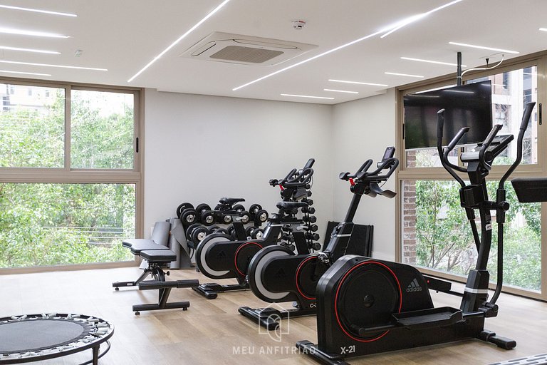 Studio for 2, balcony, near Rebouças Avenue.