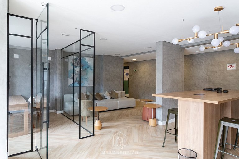 Studio in condo with pool near the subway