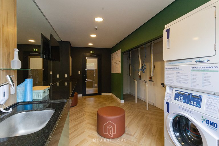 Studio for 2, TV, full leisure next to the subway