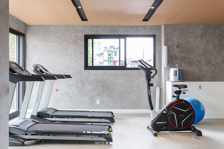 Studio for 2, TV, full leisure next to the subway