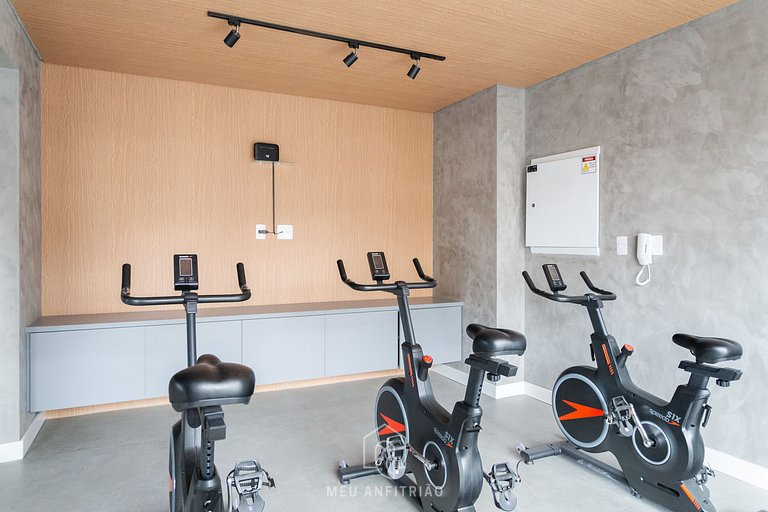 Studio for 2, TV, full leisure next to the subway