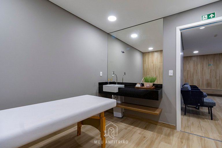 Studio for 2, TV, full leisure next to the subway