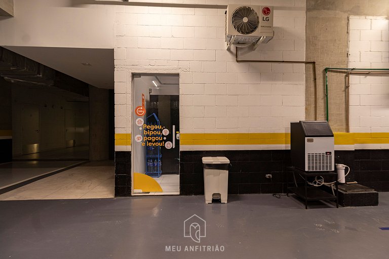 Spacious Studio with Balcony Near Faria Lima Avenue