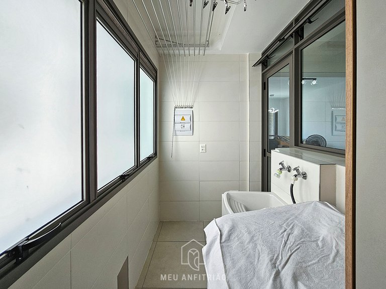 Apartamento en Bertioga con Piscina y Parrilla