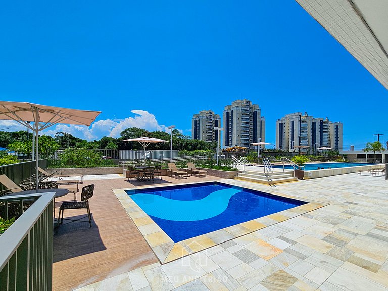 Apartamento en Bertioga con Piscina y Parrilla