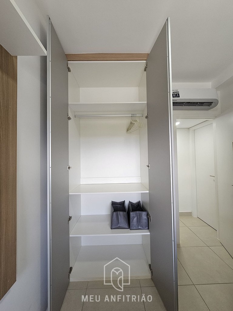 Apartamento en Bertioga con Piscina y Parrilla