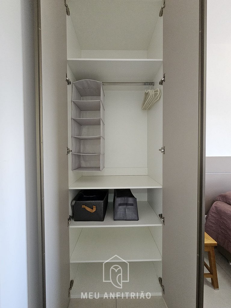 Apartamento en Bertioga con Piscina y Parrilla