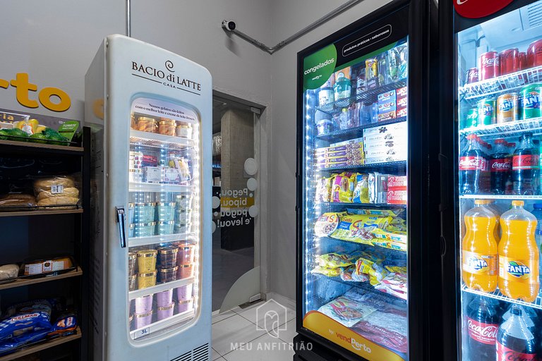 Spacious Studio with Balcony Near Faria Lima Avenue