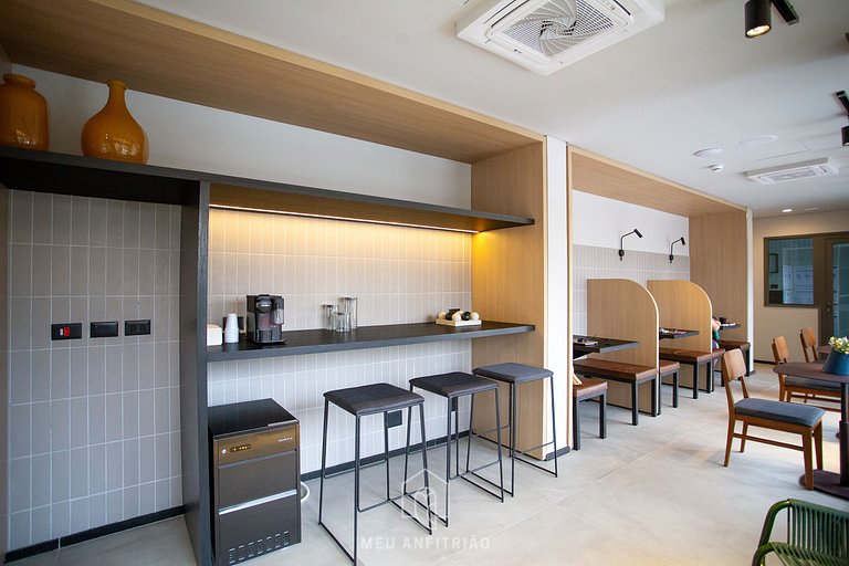 Studio for 2, pool, gym 1.5 km from the airport