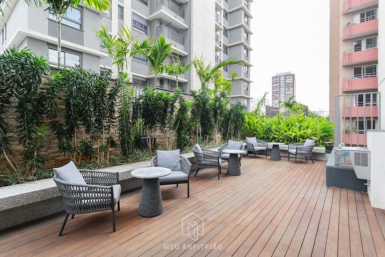 Studio for 2, pool, gym 1.5 km from the airport