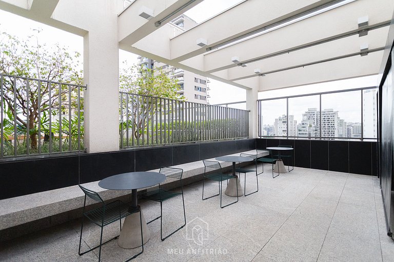 2-person studio with full kitchen near the airport