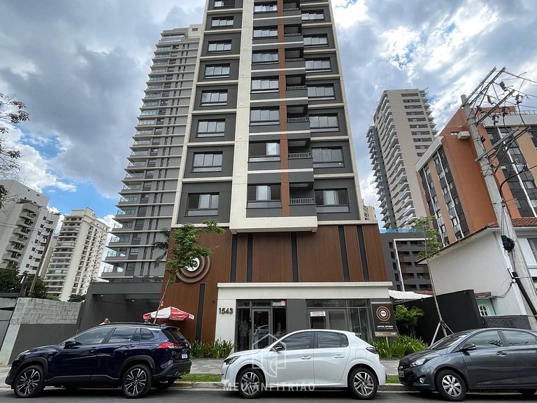 Studio for 2, pool, gym 1.5 km from the airport