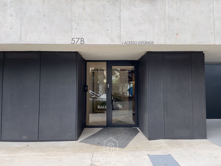 Studio p/ 2 com piscina próximo ao Beco do Batman