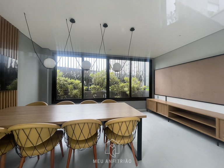 38m² | 2 rooms | Equipped kitchen | 300m subway