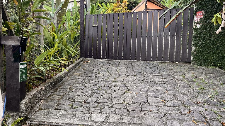 House for 4, barbecue and sea view near the beach