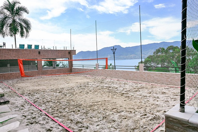 16 personas | Piscina clim. | Tenis | 900m playa