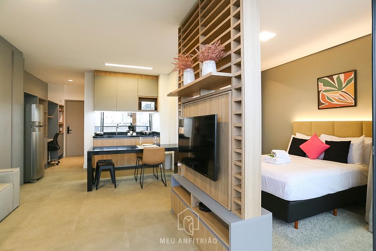 Spacious Studio with Balcony Near Faria Lima Avenue