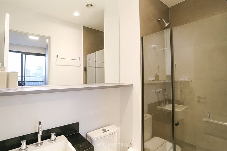 Spacious Studio with Balcony Near Faria Lima Avenue