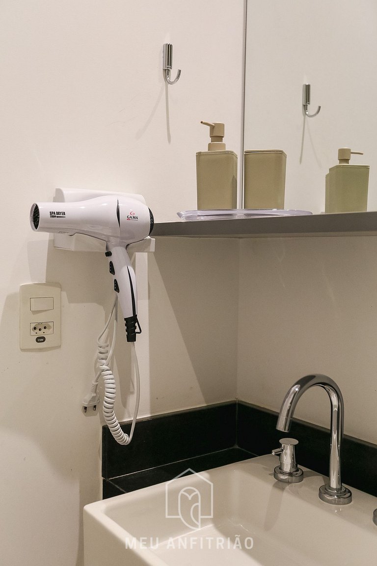 Spacious Studio with Balcony Near Faria Lima Avenue