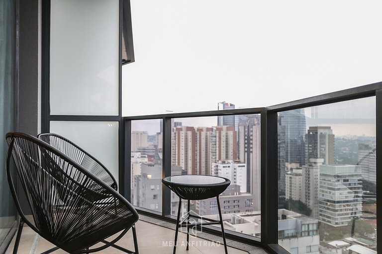 Spacious Studio with Balcony Near Faria Lima Avenue
