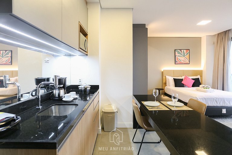 Spacious Studio with Balcony Near Faria Lima Avenue