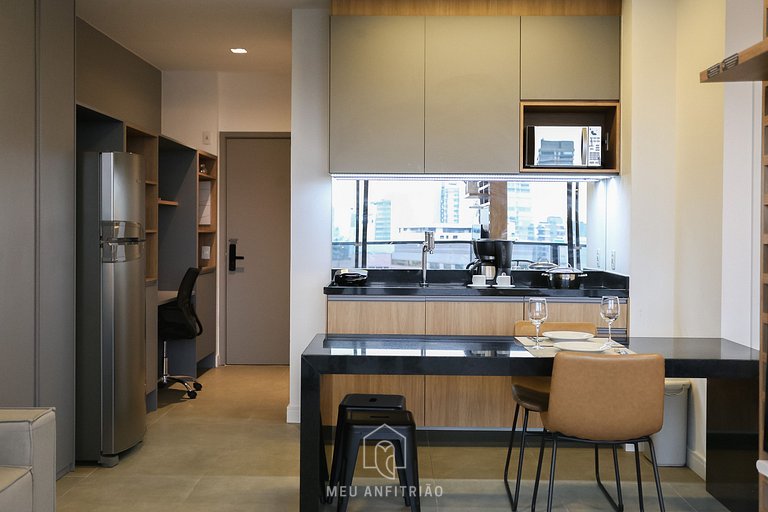 Spacious Studio with Balcony Near Faria Lima Avenue