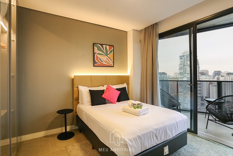 Spacious Studio with Balcony Near Faria Lima Avenue