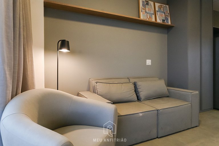 Spacious Studio with Balcony Near Faria Lima Avenue