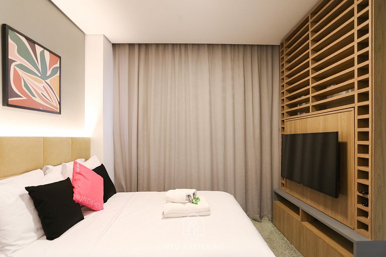 Spacious Studio with Balcony Near Faria Lima Avenue