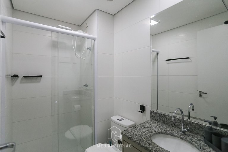 Large studio for 3 & garage 600m from the subway