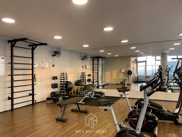 Large studio for 3 & garage 600m from the subway