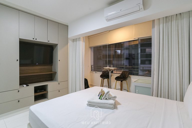 Large studio for 3 & garage 600m from the subway