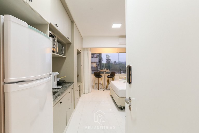 Large studio for 3 & garage 600m from the subway