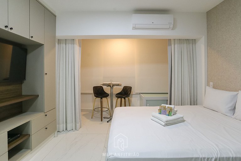 Large studio for 3 & garage 600m from the subway