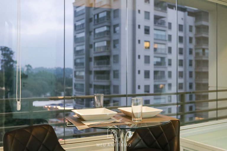 Large studio for 3 & garage 600m from the subway